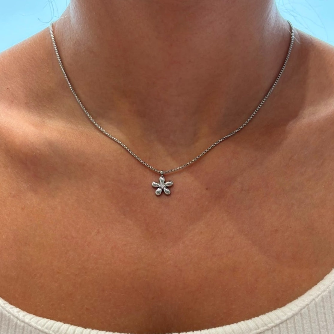 COLLIER FLORA
