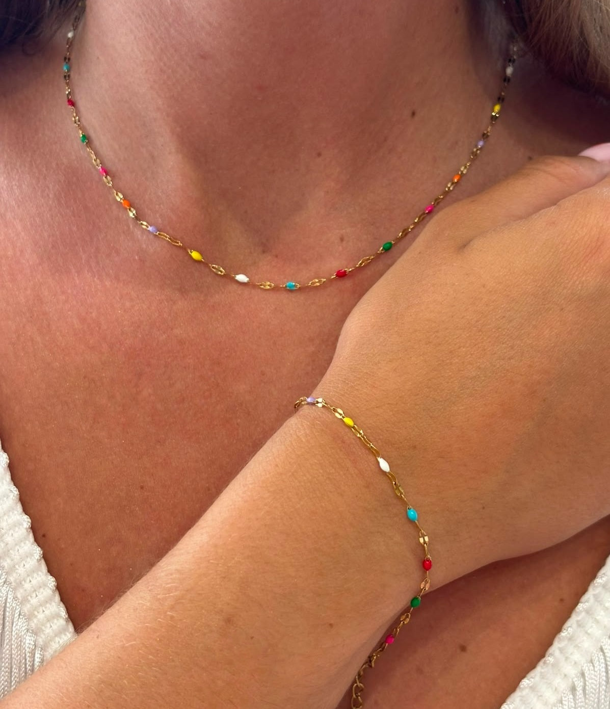 COLLIER NAYA